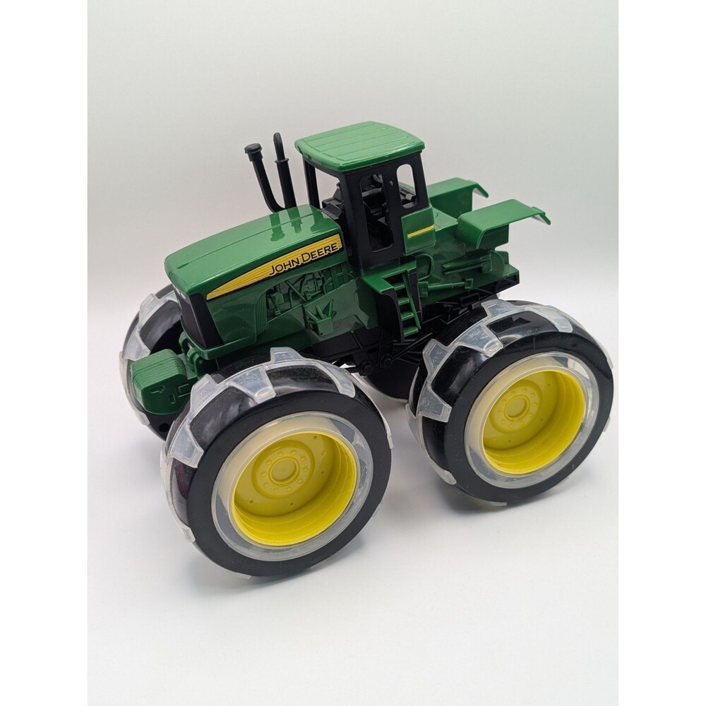 John Deere Monster Treads Lightning Wheels Tractor Light Up Farm Vehicle Tomy